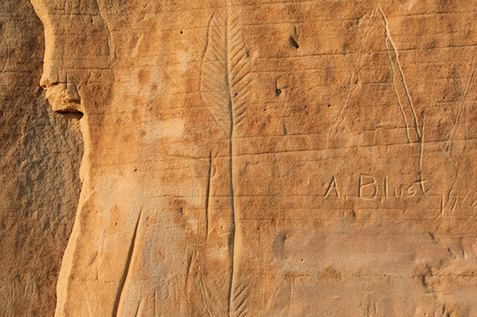 Writing-On-Stone / Áísínai'pi Provincial Park Rock Art Canada